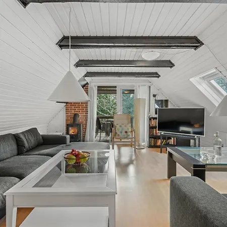 Poul - 1-9km From The Sea By Interhome *