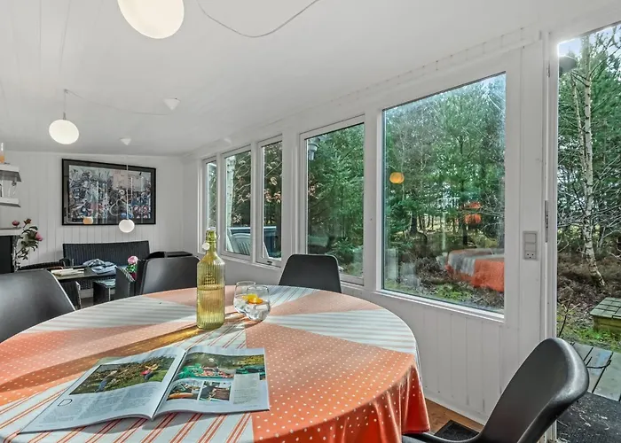 Poul - 1-9km From The Sea By Interhome